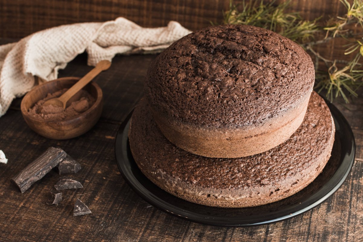 Торт с шоколадными коржами
