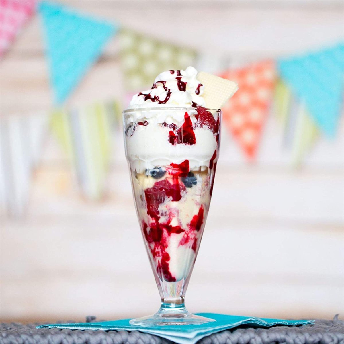 Knickerbocker Glory десерт