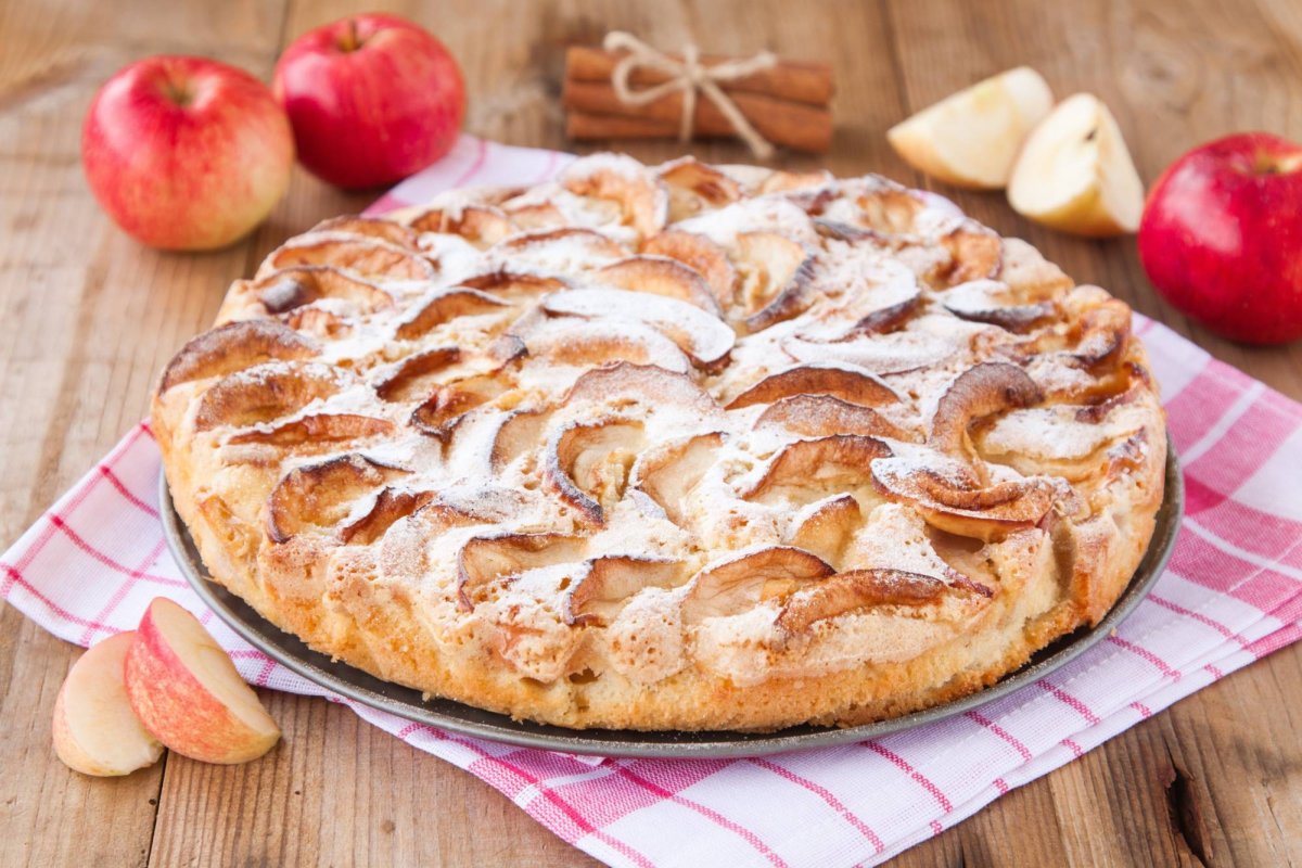 Шарлотка с яблоками Юлии Высоцкой