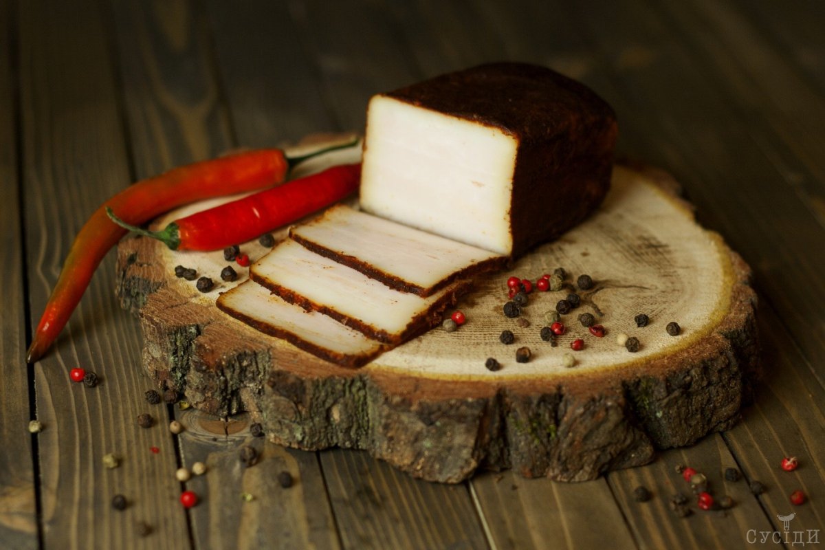 Шпик соленый копченый