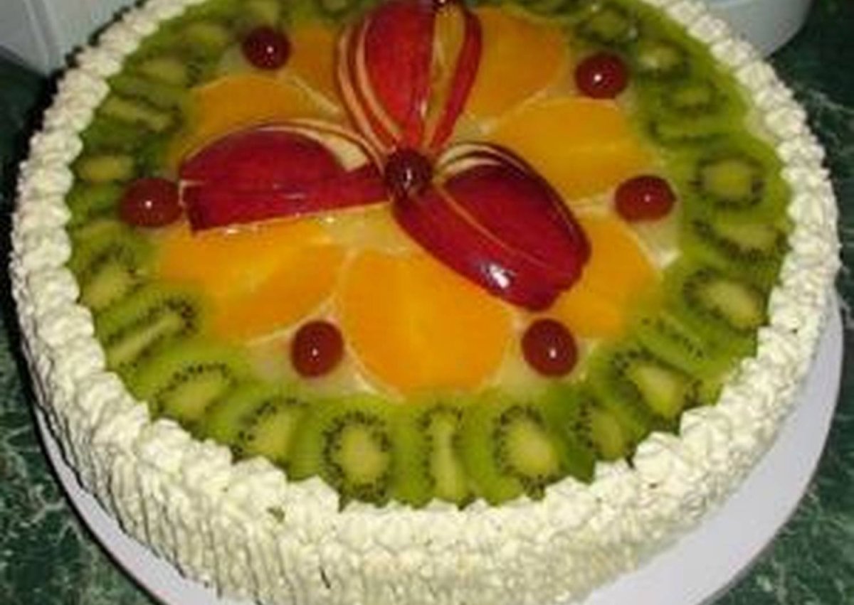 Украшение торта желе и фруктами