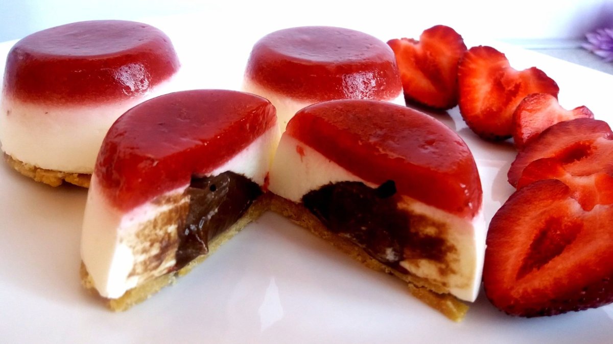 Малиновый торт с кремом чиз