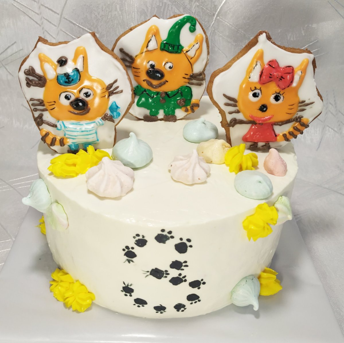 Логотип собака и кошка торт