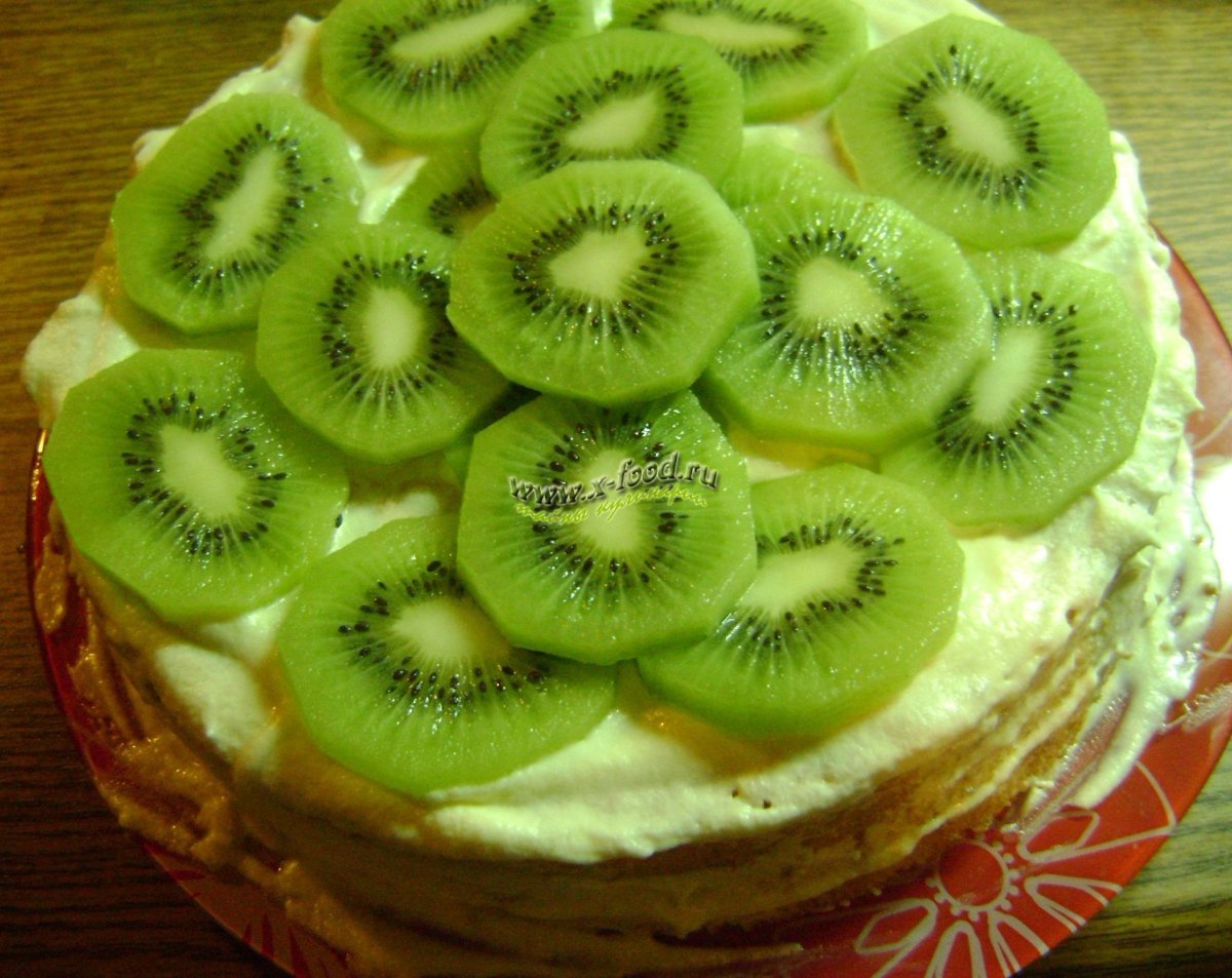 Украсить торт киви и мандарином