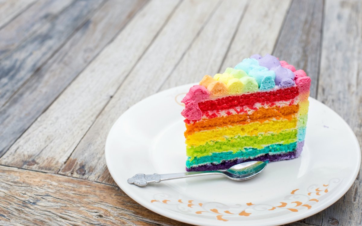 Украшение торта радуга