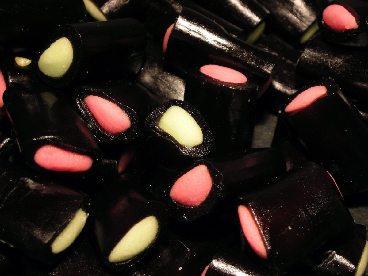Licorice цвет