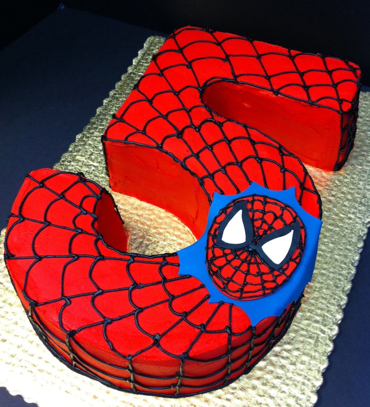 Оформление торта человек паук