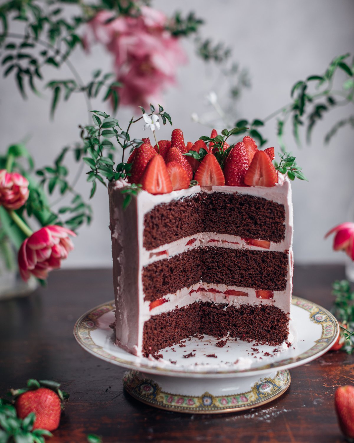 Торт с клубникой