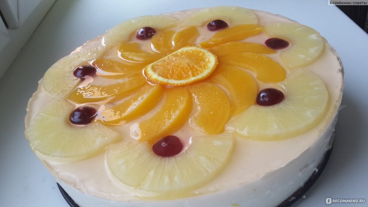 Украшение торта персиками и ананасами