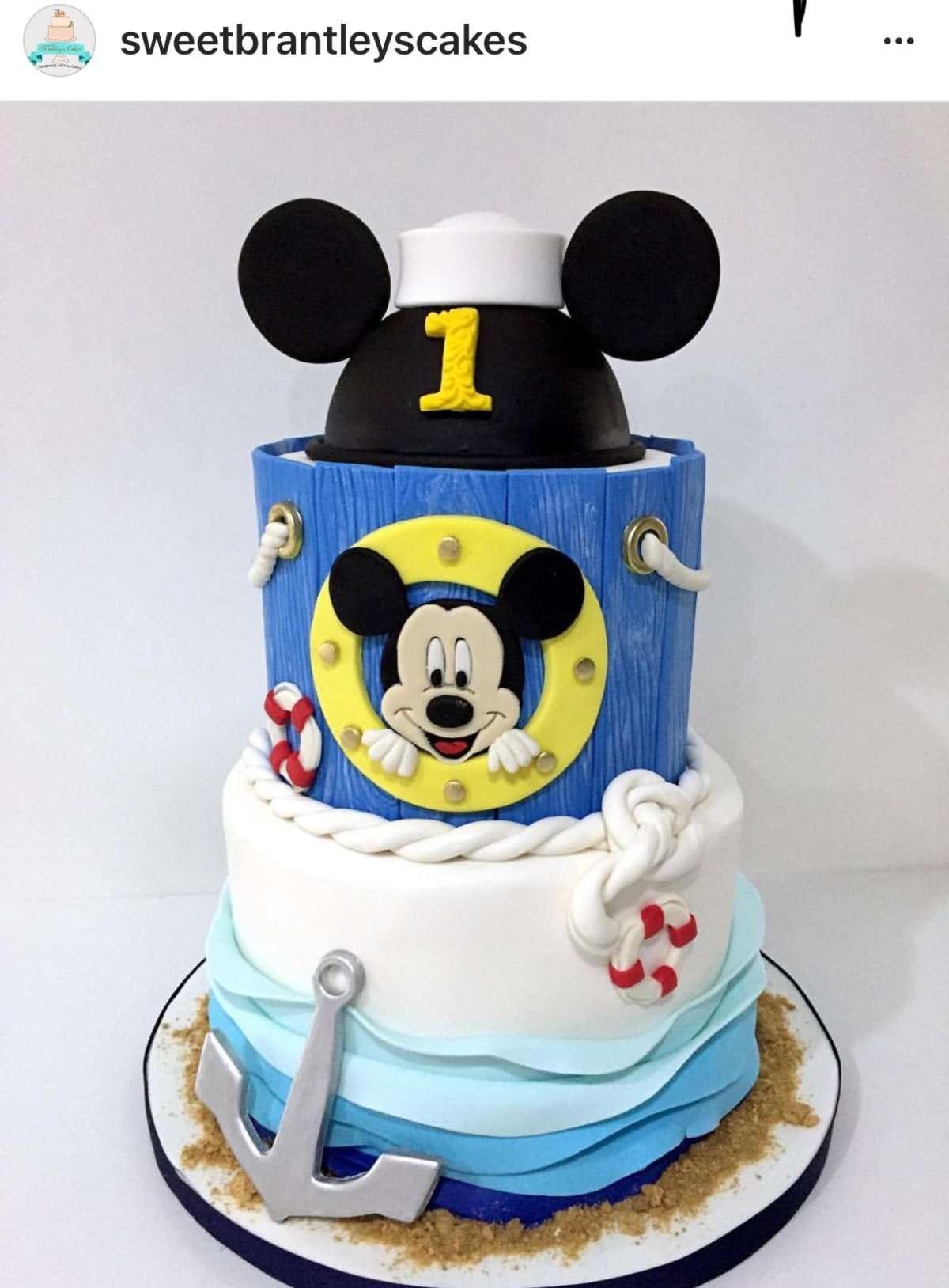 Торты на тему Mickey Mouse