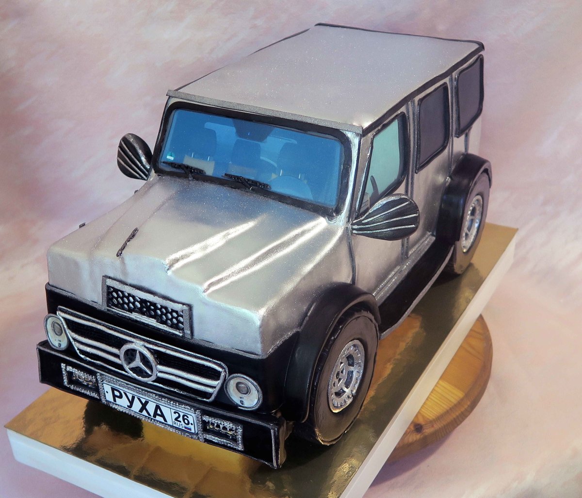 Торт Мерседес AMG