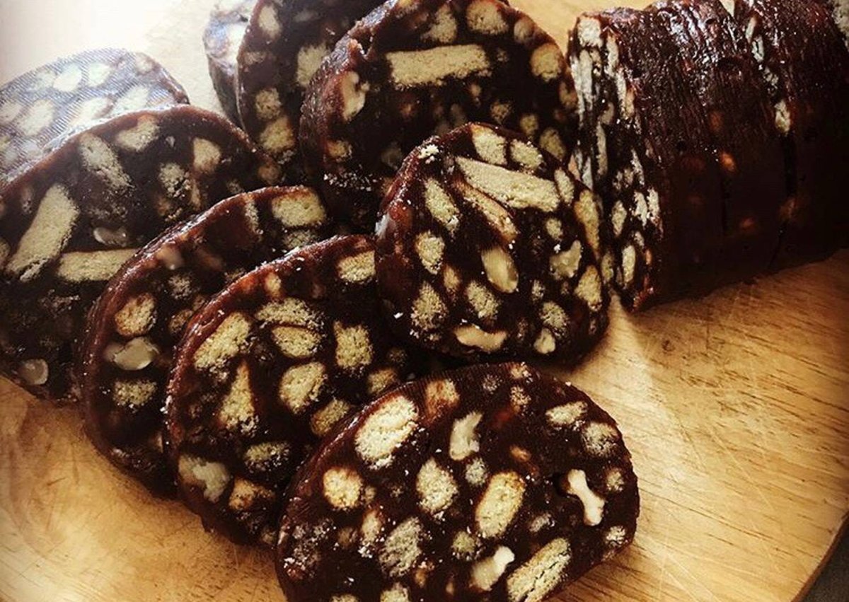 Чайная колбаса из печенья