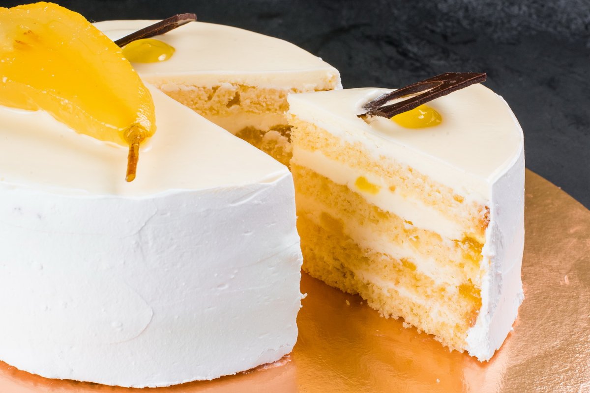 Торт с яблоками и грецкими орехами