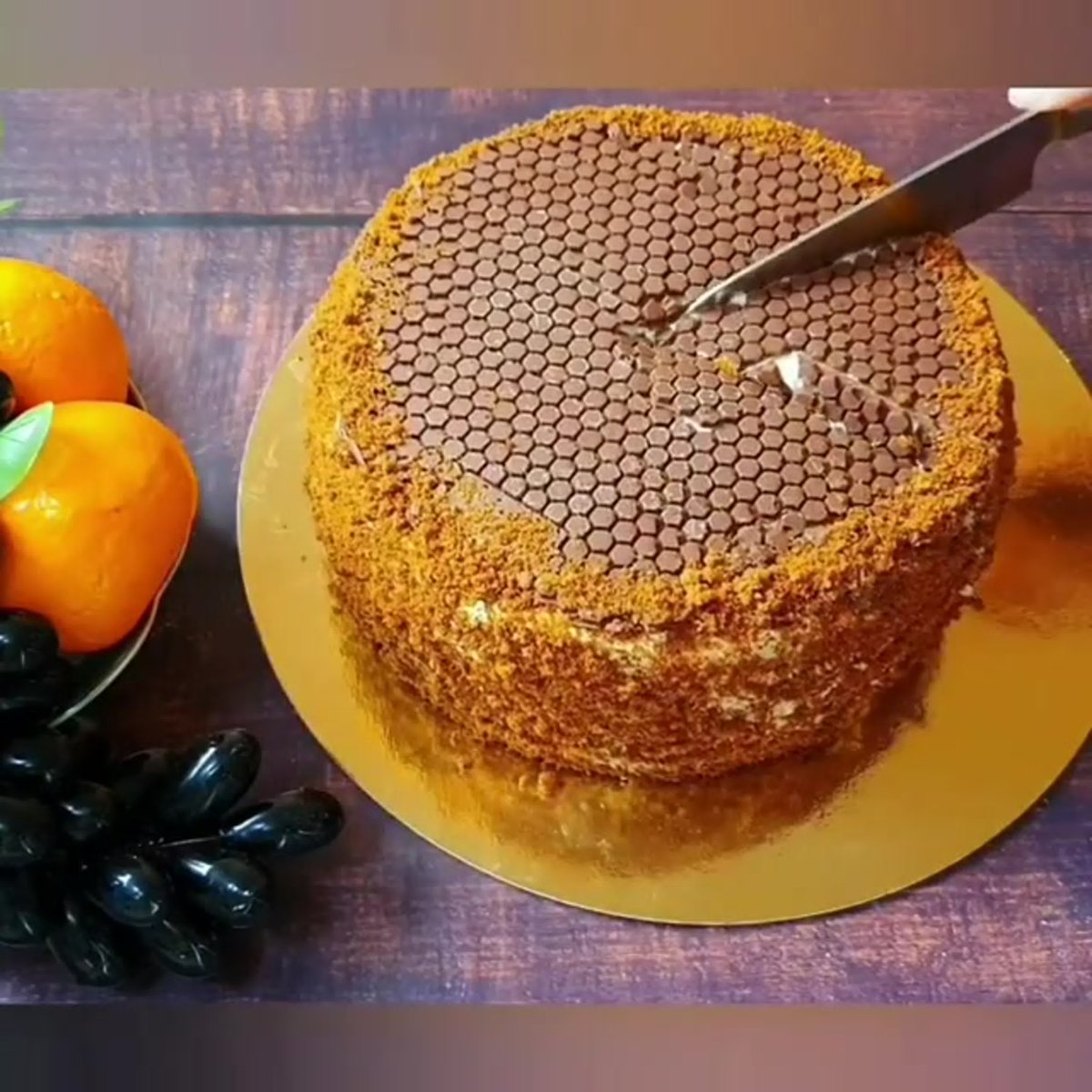 Украшение из меда для торта