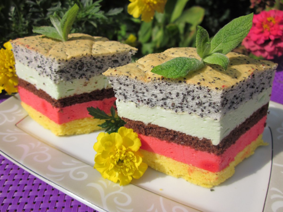 Маковый торт с персиками