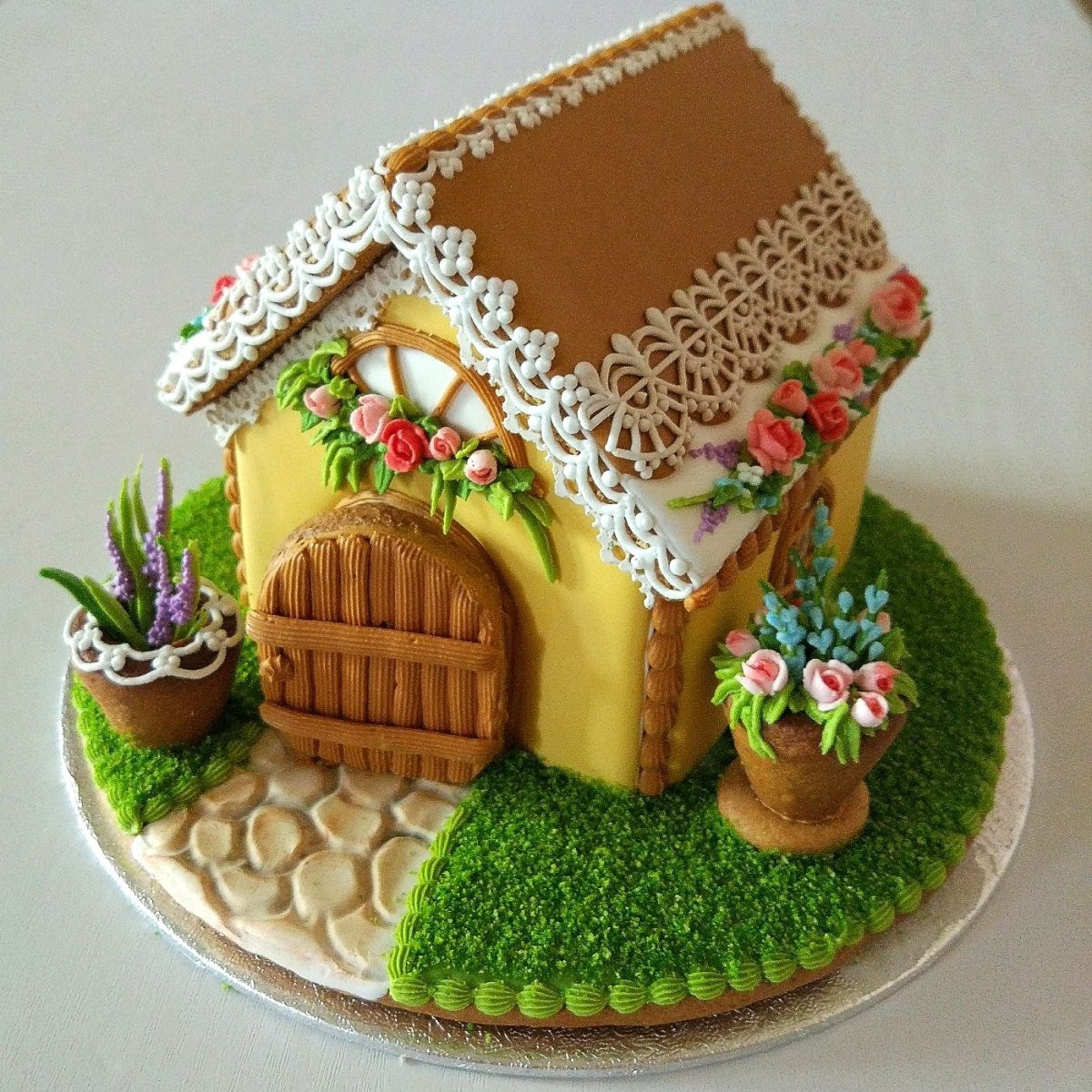 Пирожное домик