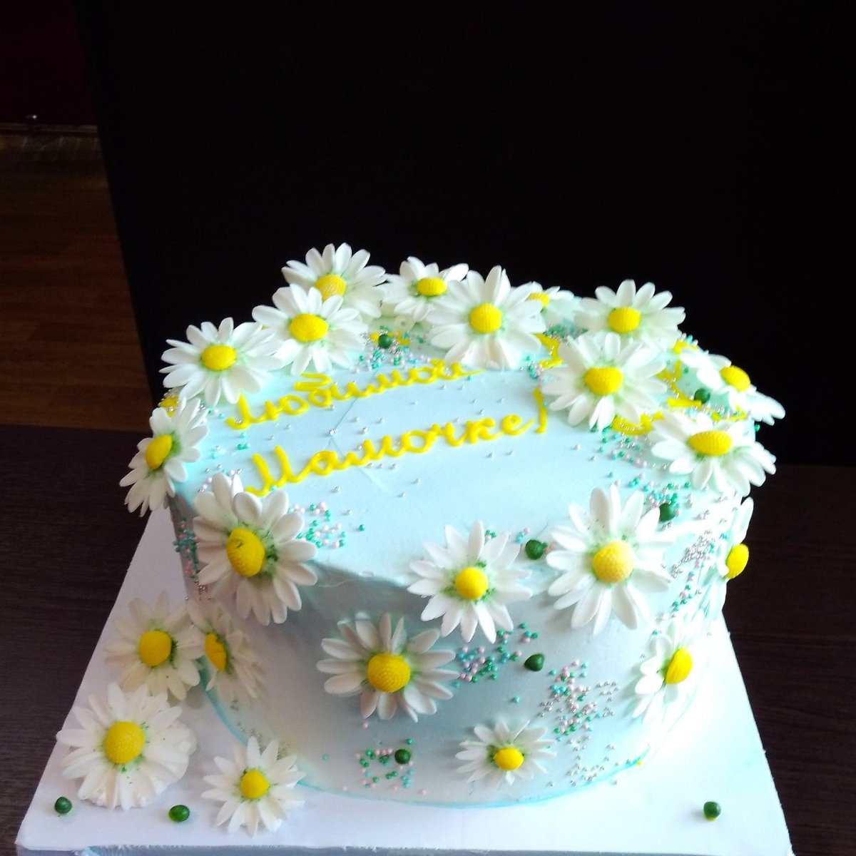 Торт с ромашками
