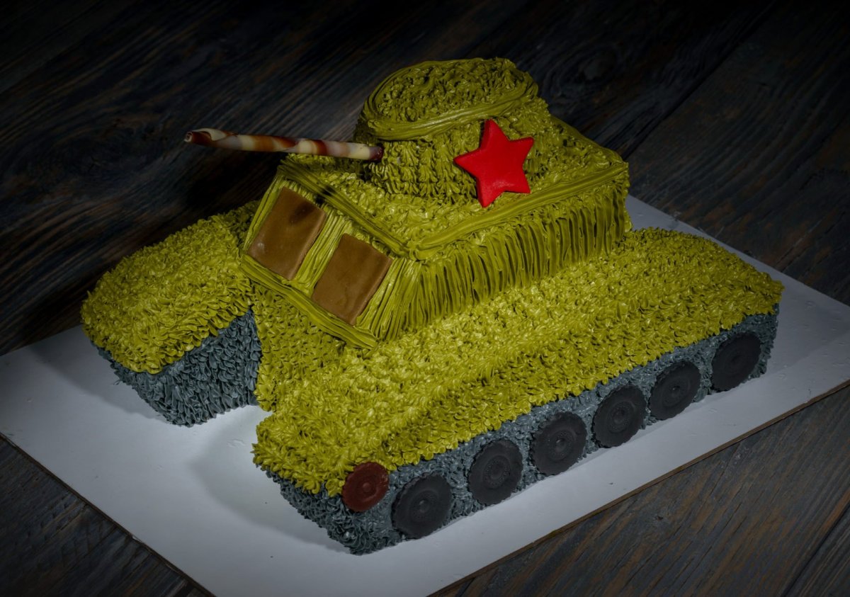 Торт на военную технику