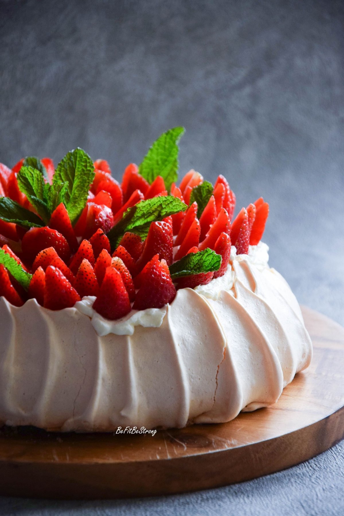 Pavlova Cake
