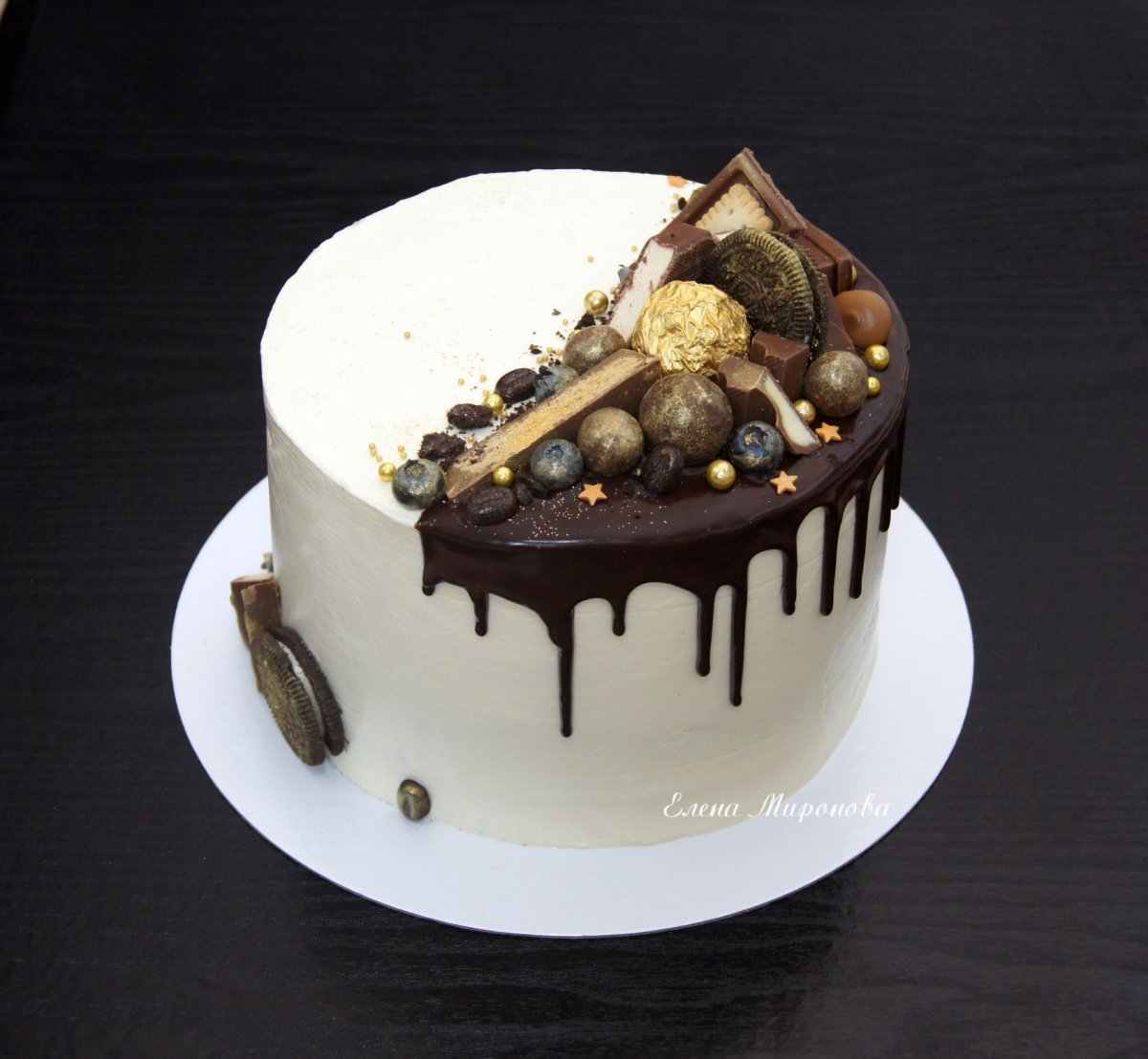 Лаконичный декор торта для мужчины