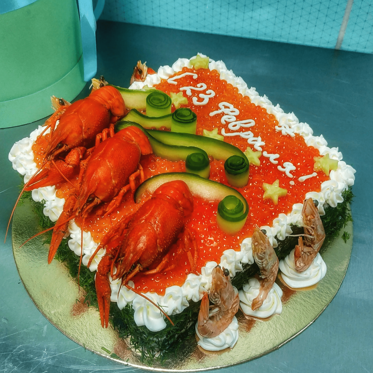 Салат ролл с красной рыбой и нори