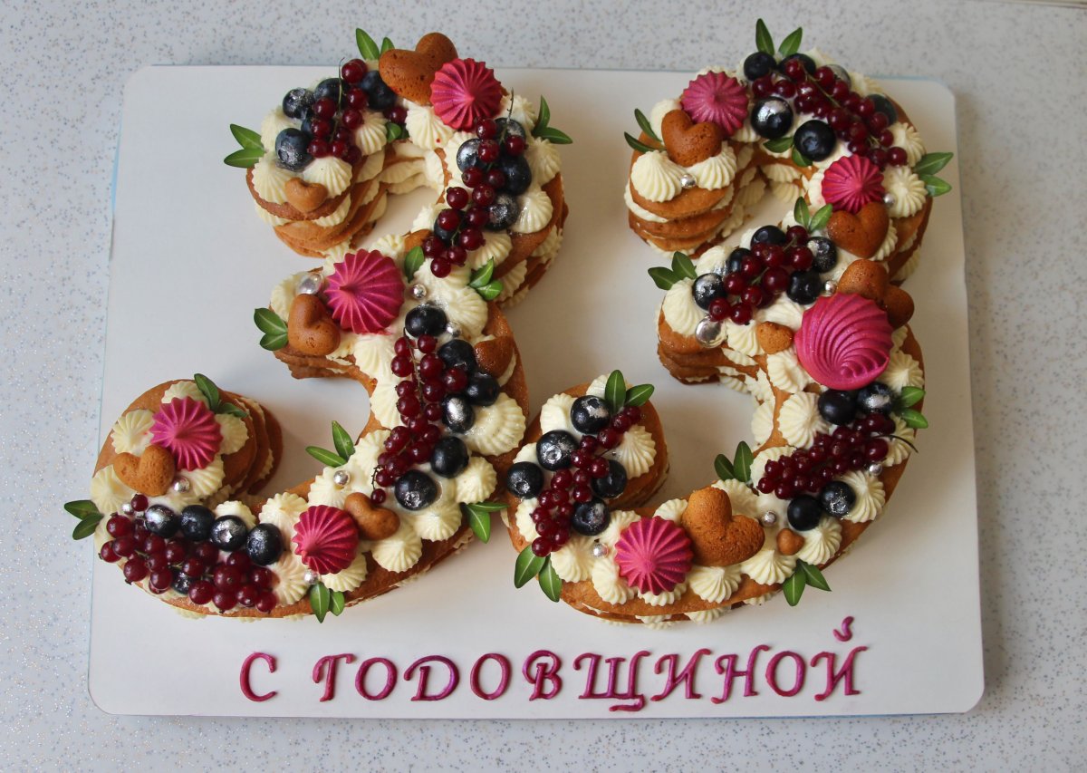 Торт цифра с вишней