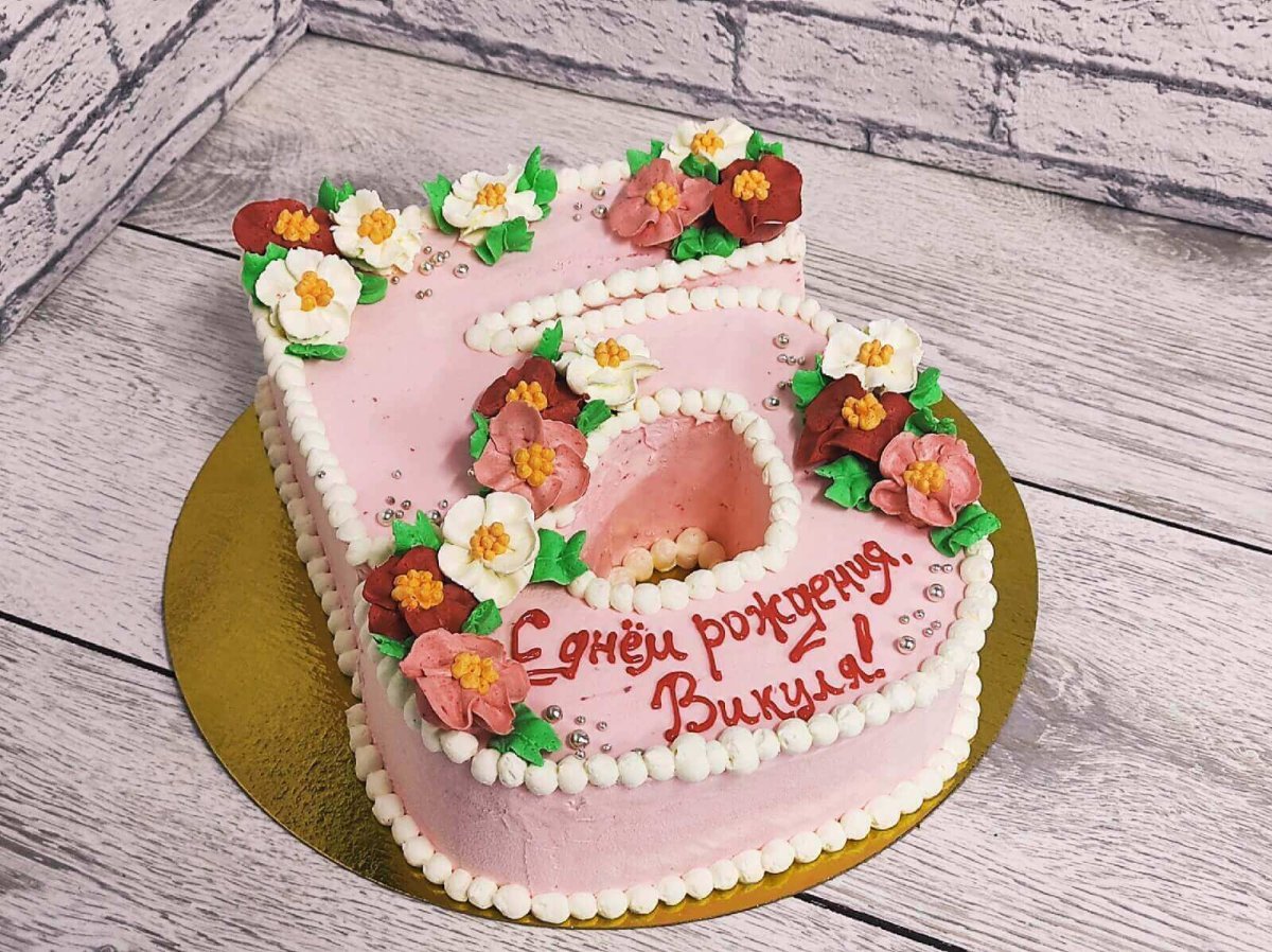 Торт цифра с фруктами