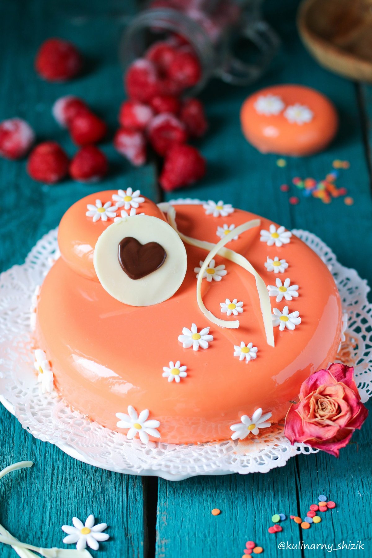 Украшения из марципана для торта