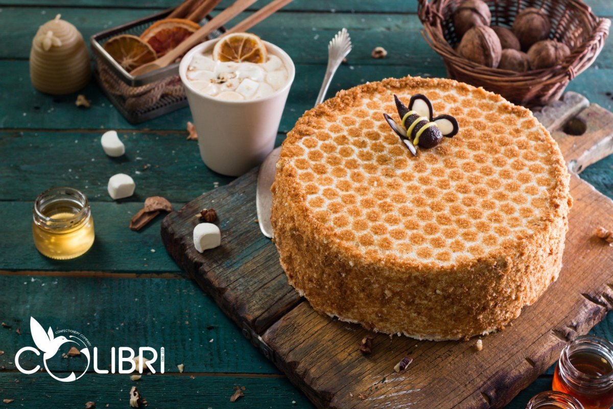 Карамельный медовик с апельсиновым кремом