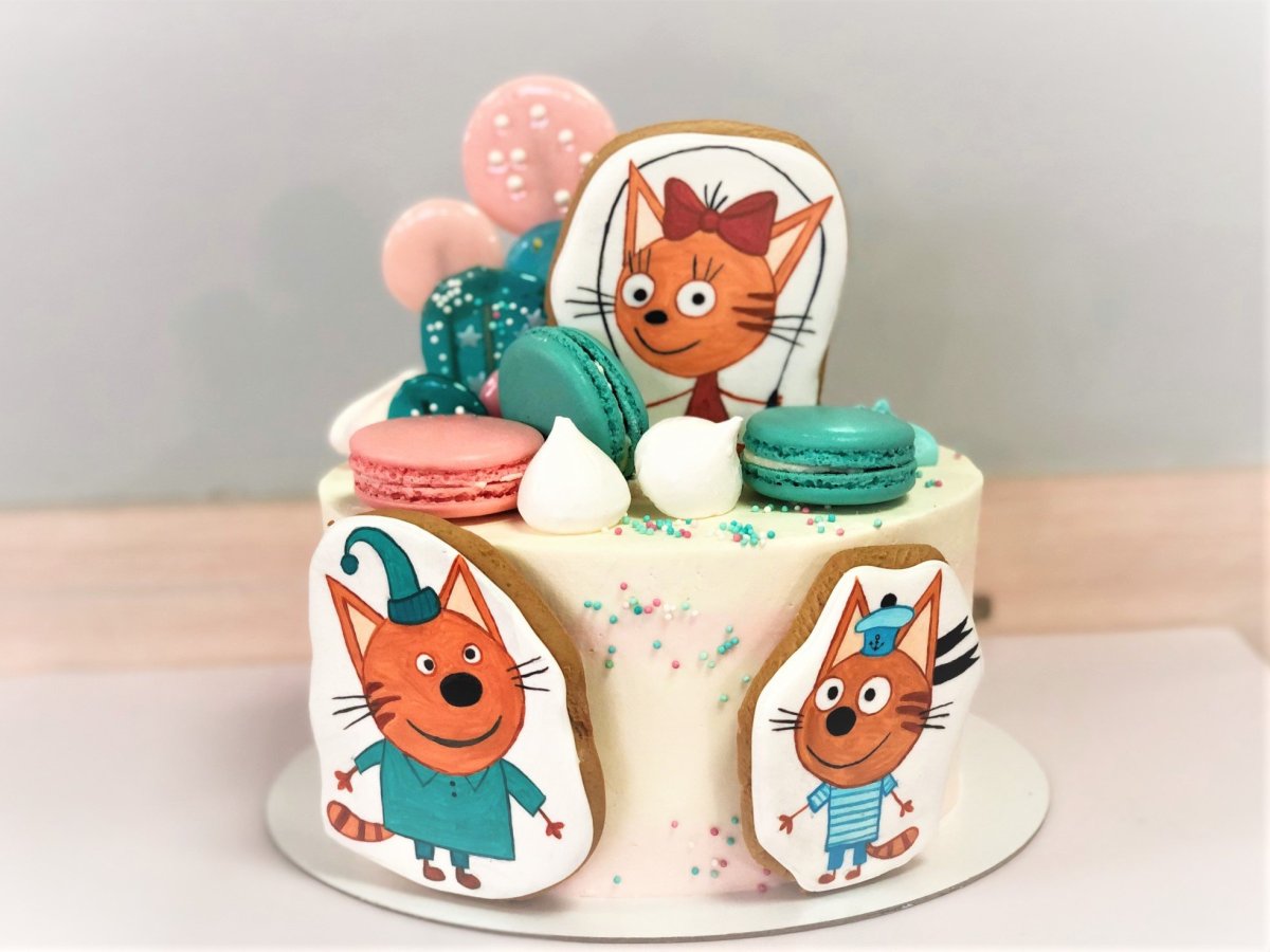 Торт три кота и одна кошечка