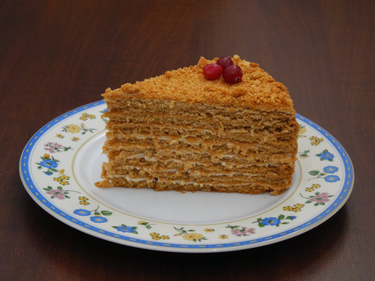 Медовый торт с грецкими орехами