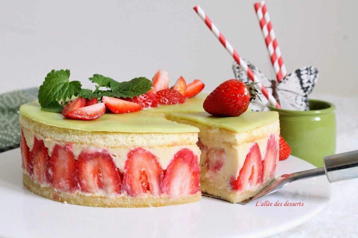 Торт Фрезье с клубникой