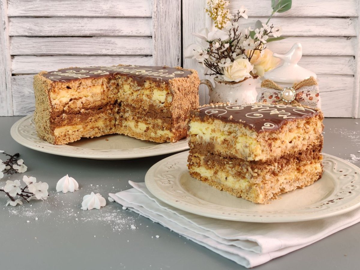 Торт Королевский песочный с безе