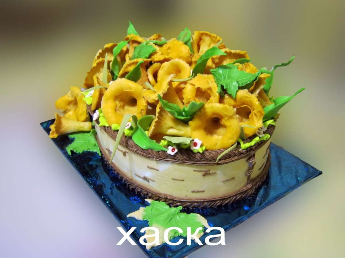 Торт корзина с клубникой