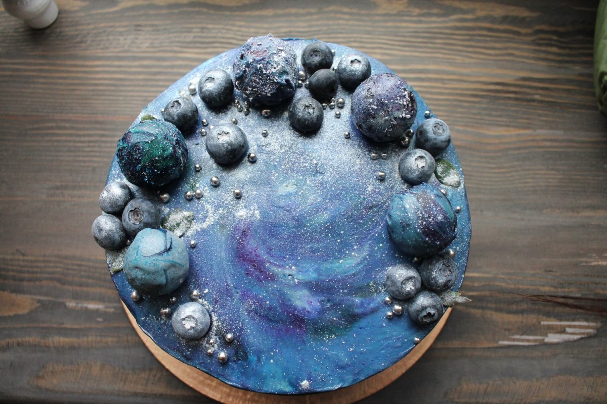 Космический торт с планетами