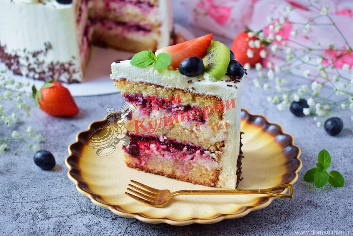 Торт с клубникой и творожным кремом