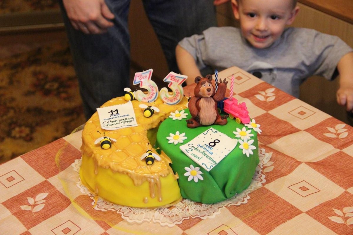Двойной торт для дочерей без мастики на 6 лет и 3 года