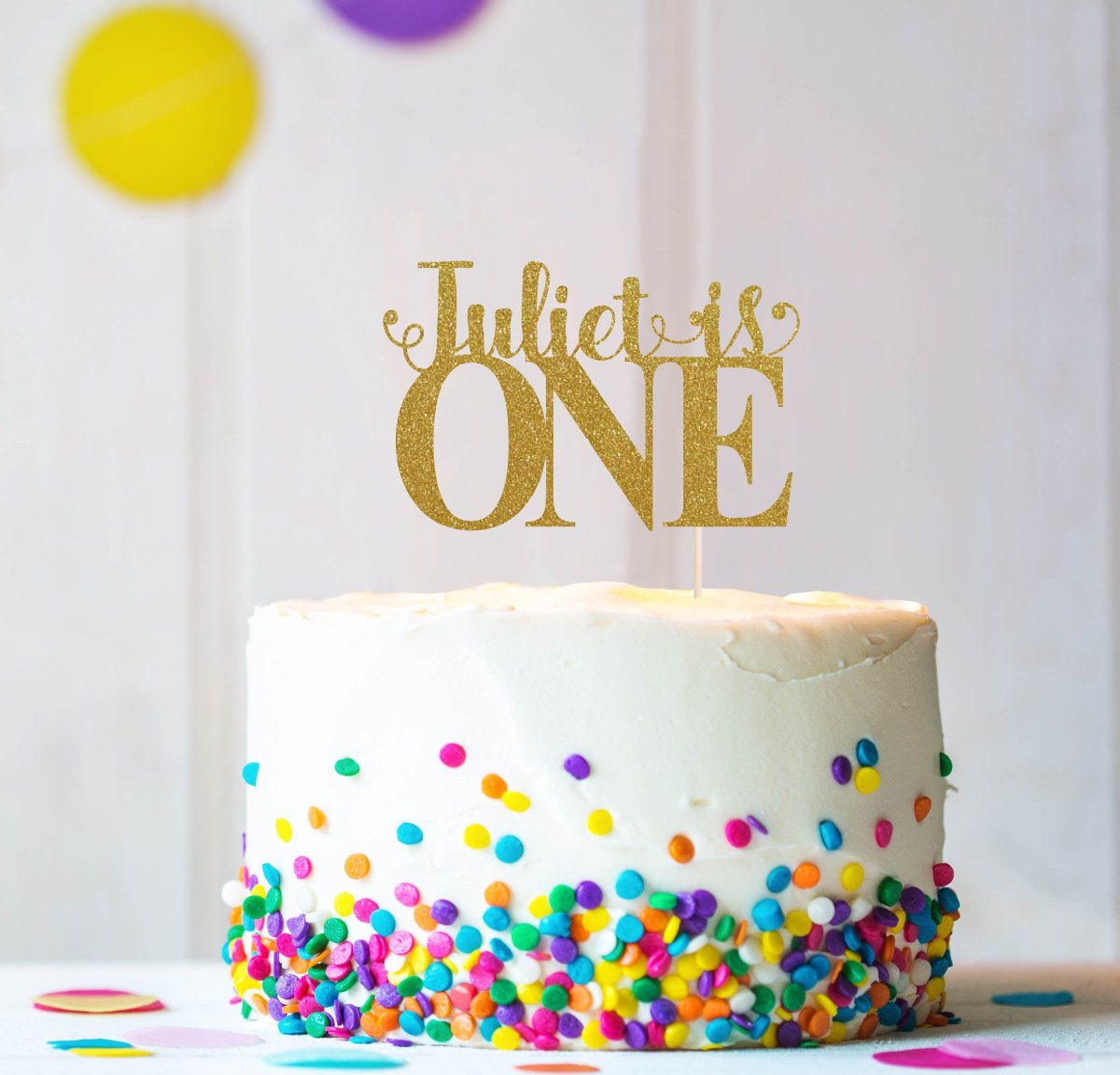 Торт с надписью Happy Birthday