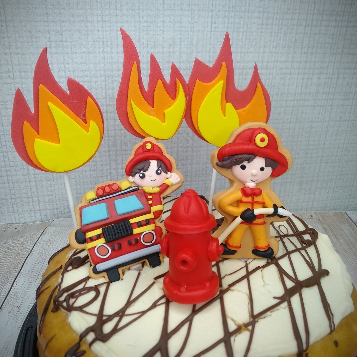 Торт пожарный Сэм