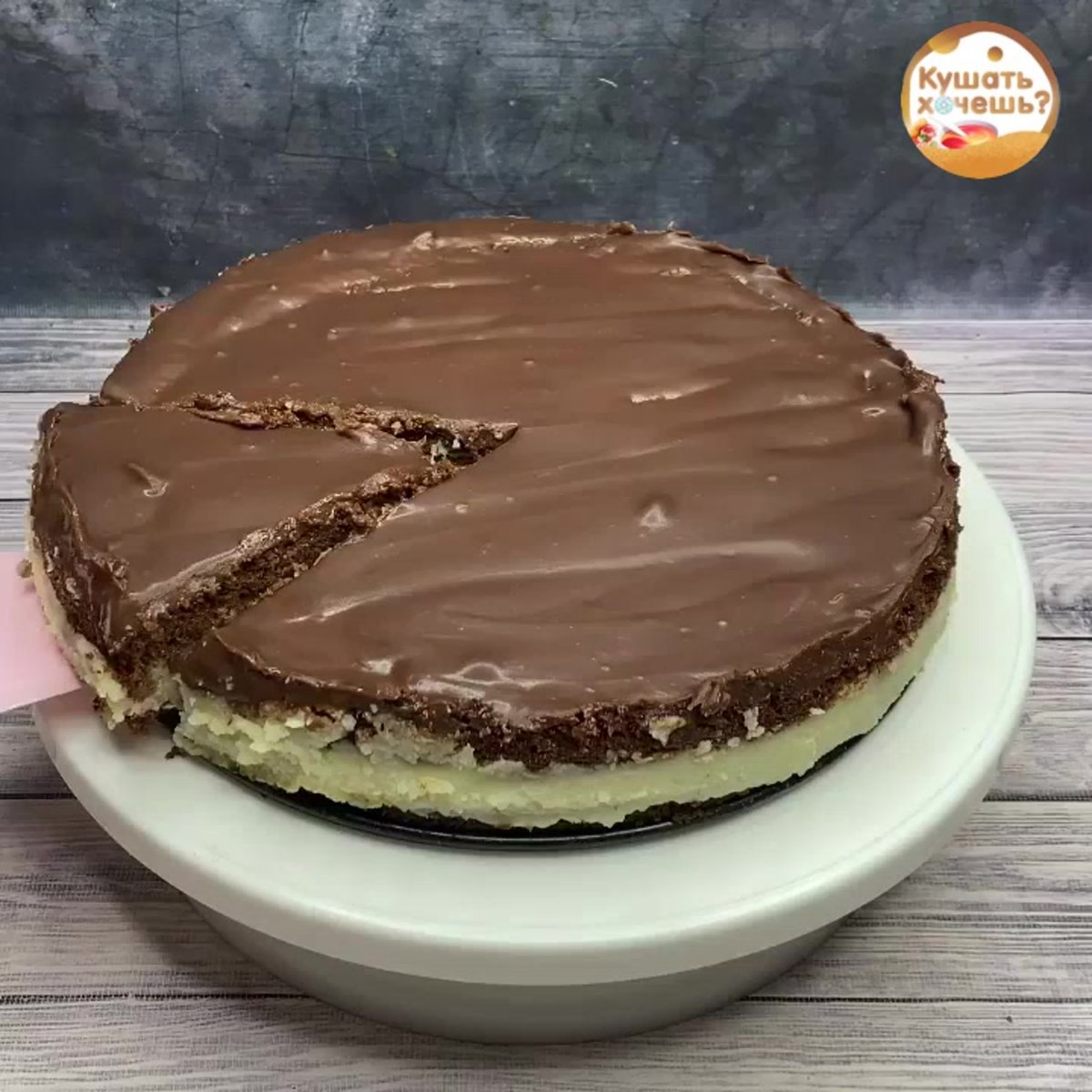 Украшение торта шоколадными кусочками
