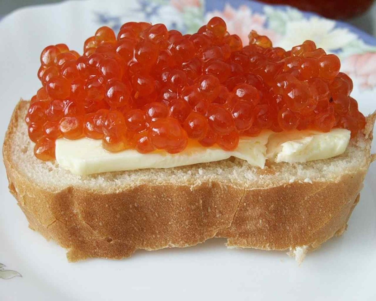 Торт банка икры