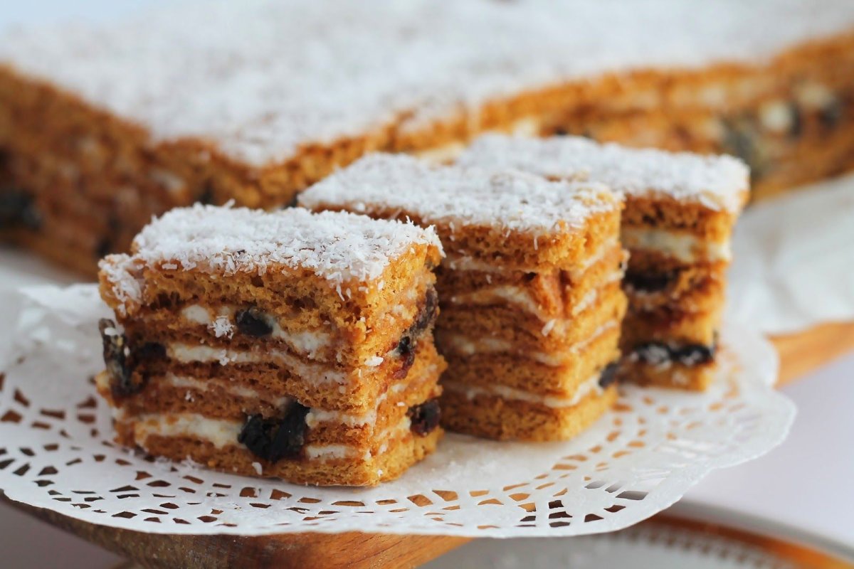 Медовик с грецкими орехами