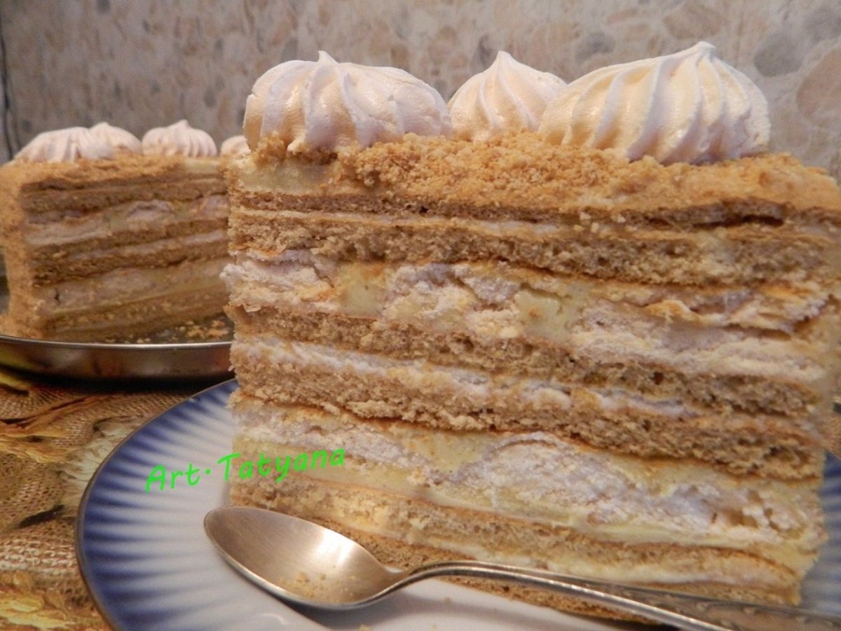 Медовик с прослойкой безе