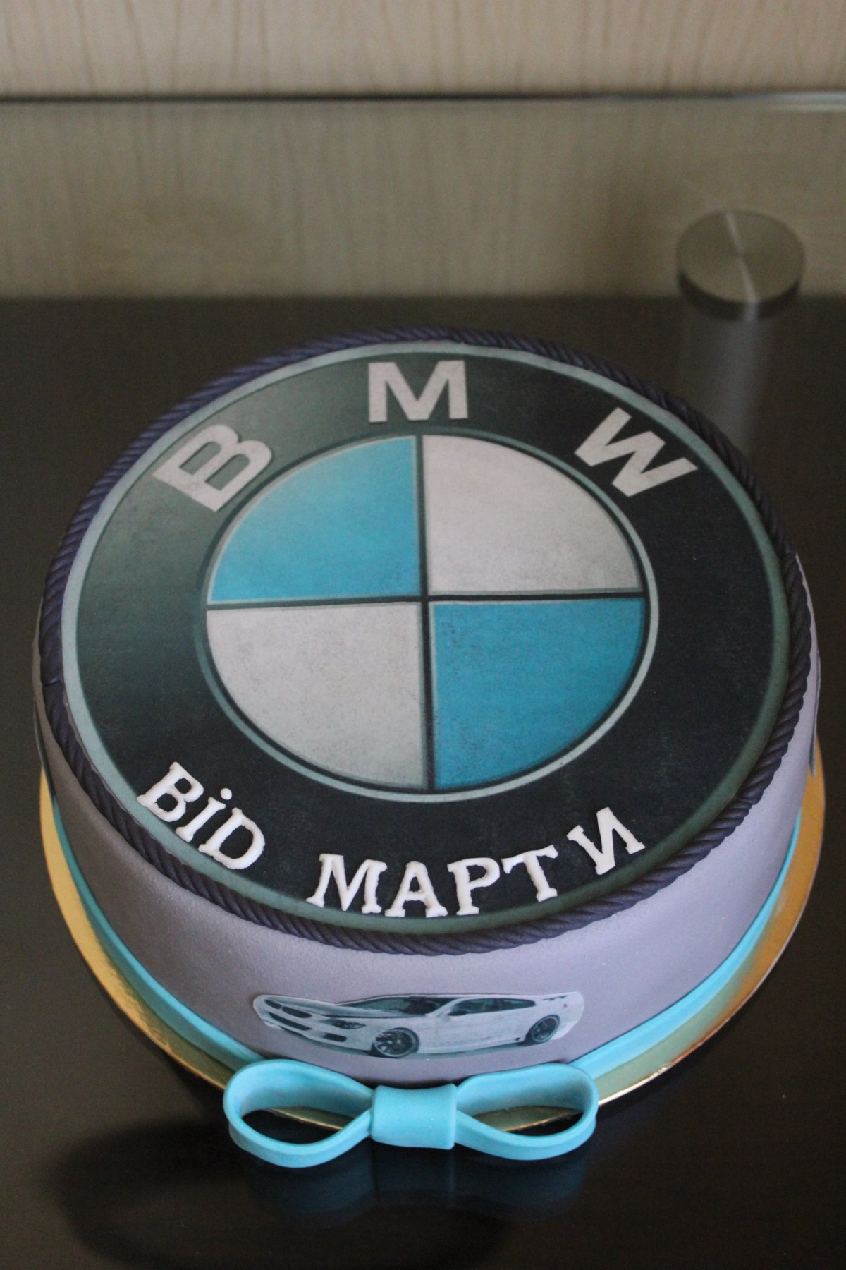 Торт BMW A 8