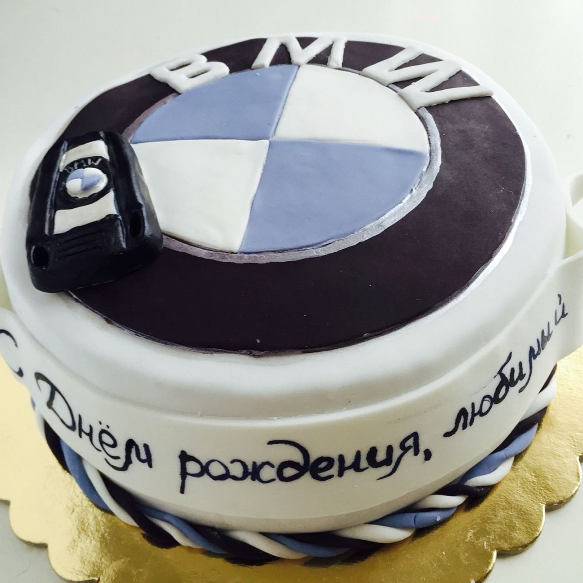 Торт с БМВ для мальчика