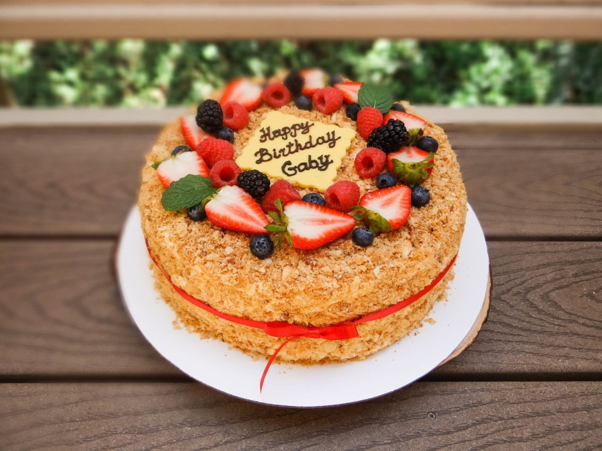 Medovik Cake