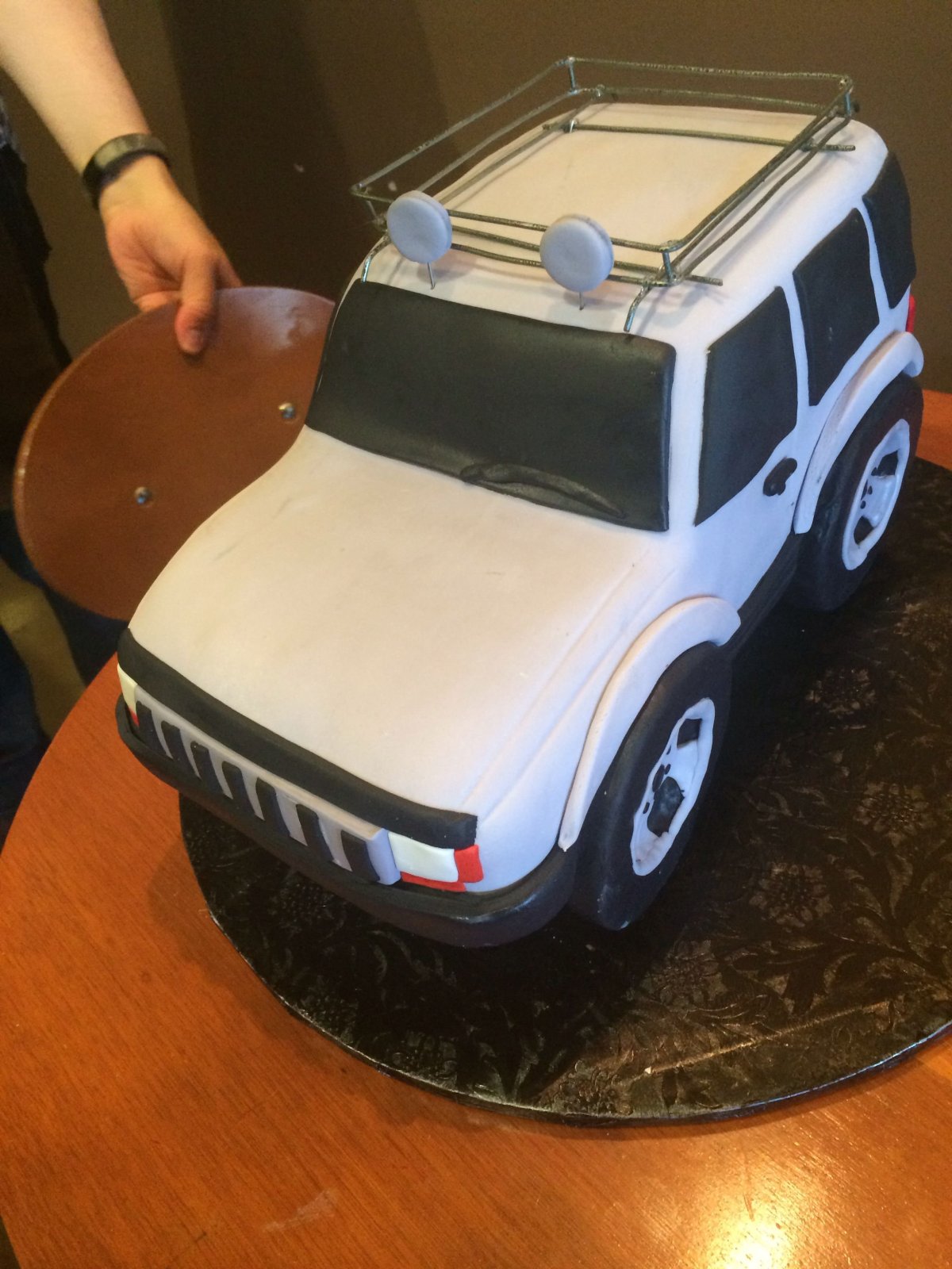 Торт ввиде машины