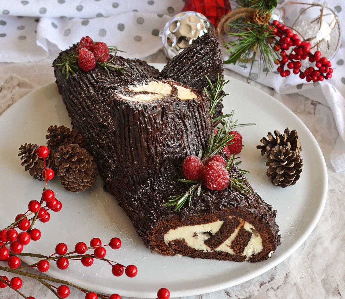 Рождественское полено Буш де Ноэль (Buche de noel)