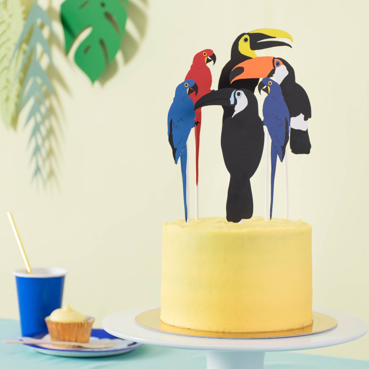 Торт с попугаями