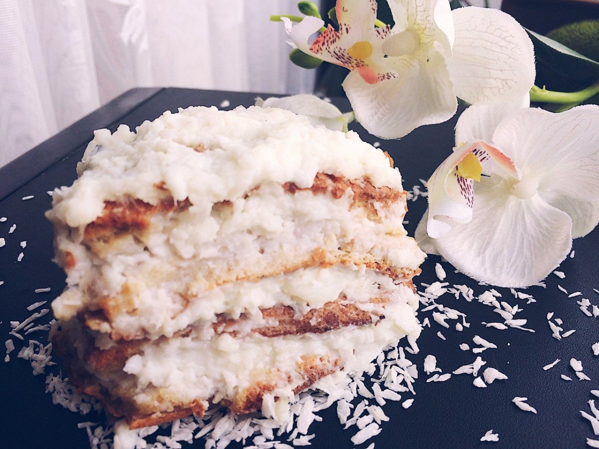 Торт с ананасом и кокосом